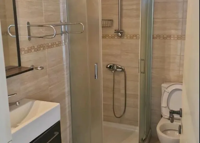 Paradisos House İskados