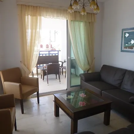 아파트 Paradisos House