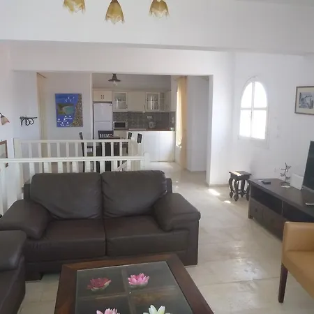 Paradisos House